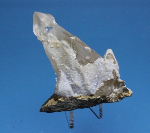 Calcite, Quartz variety chalcedony
Aurangabad, Maharashtra State, India
7 x 6 cm (Author: Don Lum)