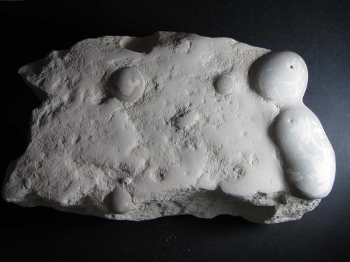 Ópalo
Agramón, Hellín, Albacete, Castilla-La Mancha, España
5’5 x 9 cm.
Ópalo menilito en su matriz evaporítica. (Autor: prcantos)