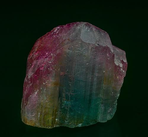 Elbaite
Dunton Mine, Newry, Oxford Co., Maine, USA
3.0 x 3.2 cm (Author: am mizunaka)