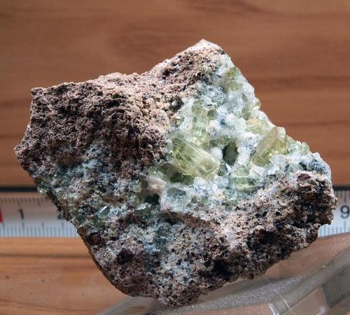 Apatito<br />Nuestra Señora del Carmen Mines, La Celia, Jumilla, Comarca Altiplano, Region of Murcia (Murcia), Spain<br />6 x 5 cm. cristal mayor 9mm<br /> (Autor: Pedro Antonio López)