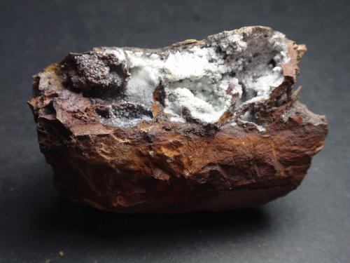 Carbonatofluorapatito
Mina Elvira, Mines de Rocabruna, Bruguers, Gavà, Baix Llobregat, Barcelona, Catalunya
7 x 4 x 4 cm (Autor: karbu8)
