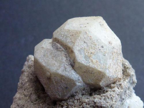 Leucita
Roccamonfina, Complejo Volcanico Roccamonfina, Caserta, Campania, Italia
4 x 4 cm.

Detalle (Autor: javier ruiz martin)