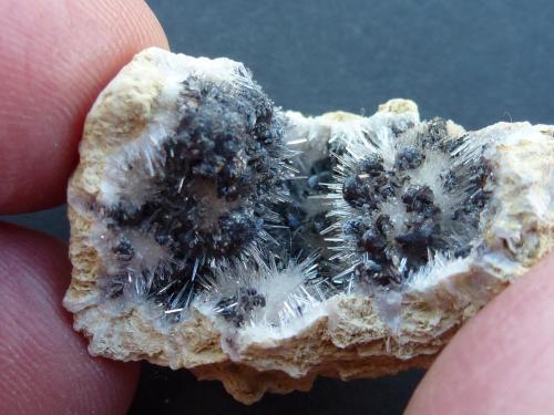Kutnohorita, Aragonito
Levane, Valdarno, Arezzo, Toscana, Italia
3,5 x 2 cm. (Autor: javier ruiz martin)