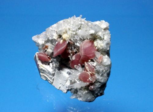 Rhodochrosite, Quartz, Fluorite
Wudong Mine, Liubao, Cangwu County, Wuzhou Prefecture, Guangxi Zhuang Autonomous Region, China
7.5 x 6.7 cm (Author: Don Lum)