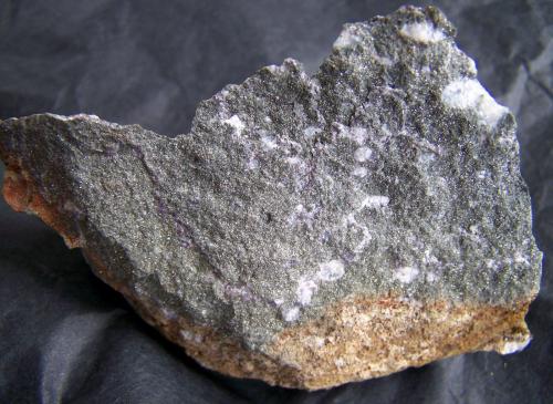 basalto, pirita y andradita (granate)<br />De Las Angustias ravine, El Paso, La Palma, Santa Cruz de Tenerife Province, Canary Islands, Spain<br />12 cm<br /> (Autor: canada)