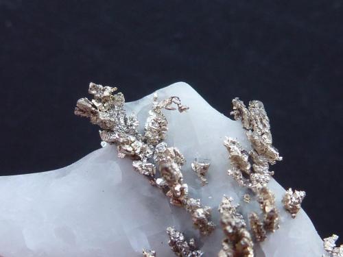 Plata Nativa en Calcita
Mina Bouismas, Bou Azer, Tazenakht, Ourzazate, Marruecos
5 x 4,5 cm.

Detalle (Autor: javier ruiz martin)