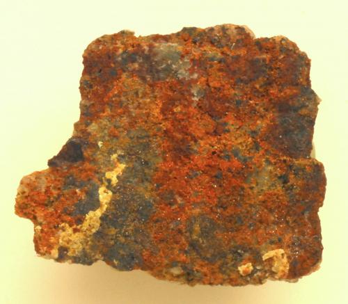 Calderonita -
Mina Las Colmenitas - Santa Marta de los Barros - Tierra de Barros - Badajoz - Extremadura - España - 
2,0 x 1,7 x 0,8 cm (Autor: Martí Rafel)