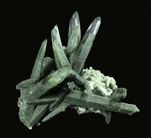 Quartz ( var. Chlorite Included ) with Albite
Ganesh Himal, Dhading District, Bagmati Zone (Anchal), Nepal
74 x 55 x 52 mm

Crystals to 45 mm in length (Author: GneissWare)