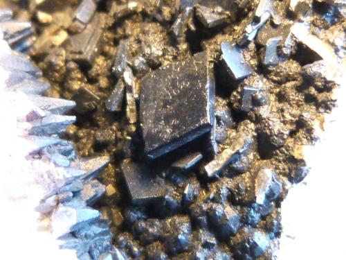 Calcita
Mina del Galapagar, Carretera de Torrequebradilla, Puente Tablas, Jaén, Andalucía, España
7 x 7,5 x 5 cm.
Detalle de los cristales de calcita (Autor: Felipe Abolafia)
