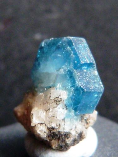 Fluorapatito
Minas Geraes, Brasil
1,5 x 1 x 1 cm.
Apatito azul. Parece una joya azul. (Autor: Felipe Abolafia)