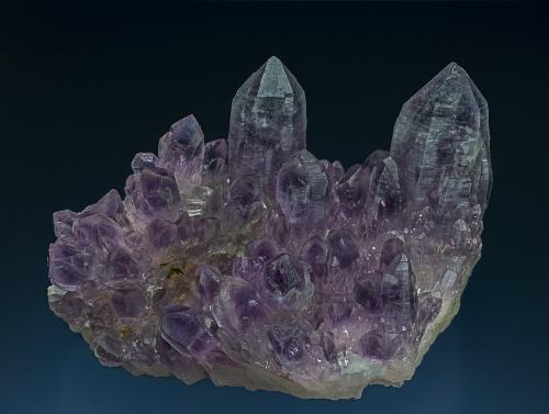 Quartz (var amethyst)
Tehuilotepec, Mexico
10.1 x 6.3 cm (Author: am mizunaka)