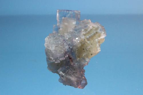 Fluorite
Cave-in-Rock, Hardin County, Illinois, USA
4.5 x 3.5 cm (Author: Don Lum)