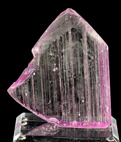 Spodumene var. kunzite
Pala District, San Diego Co., California, USA
7.5 x 6.5 x 1.1 cm (Author: rweaver)