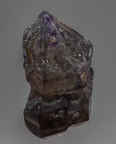 Quartz (var smoky and amethyst)
Andilamena, Andilamena District, Alaotra-Mangoro Region, Toamasina Province, Madagascar
7.8 x 4.8 cm (Author: am mizunaka)