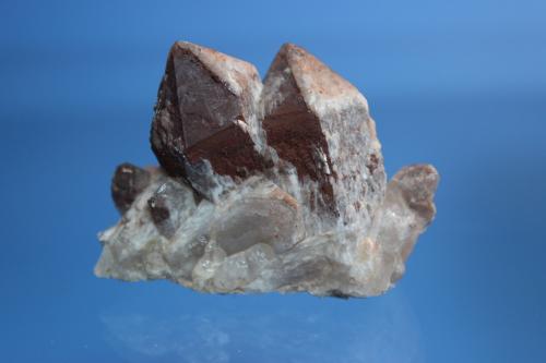 Quartz, Hematite
Mason County, Texas, USA
6.7 x 4.7 cm (Author: Don Lum)