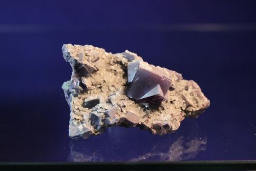 Fluorite
Freiburg, Saxony, Germany
8.0 x 4.5 cm (Author: Don Lum)