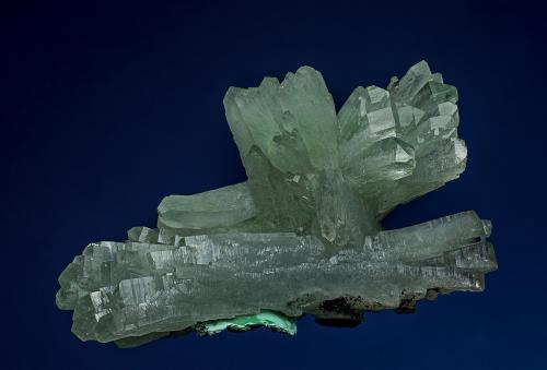 Barite, Malachite
Shangulowé Mine, Kambove District, Katanga Copper Crescent, Katanga, Democratic Republic of Congo
8.5 x 5.4 cm (Author: am mizunaka)