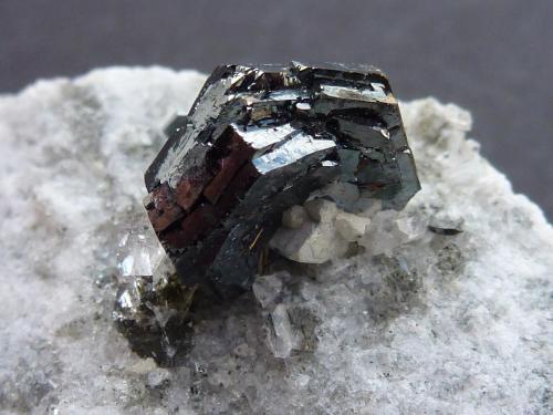 Ilmenita
Hashobay Nala, Shigar, Skardu, Pakistán
La pieza 5 x 4 cm.  El cristal aprox. 1 cm.

Detalle (Autor: javier ruiz martin)