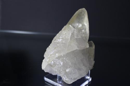 Calcite
Joplin, Missouri, USA
12 x 7.5 cm (Author: Don Lum)