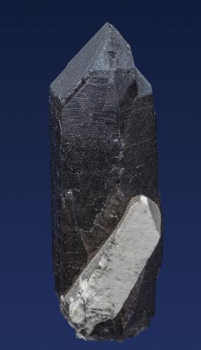 Quartz (var smoky), Microcline
Tawara, Gifu Prefecture, Chubu Region, Honshu Island, Japan
13.0 x 4.0 cm (Author: am mizunaka)