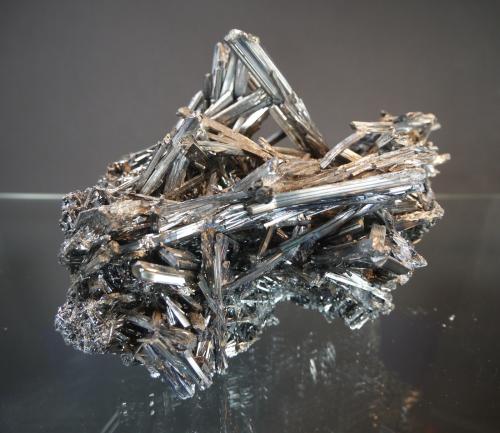 Stibnite
South Mine, Xikuangshan Sb deposit, Lengshuijiang Co,, Hunan Province, China
20.5 x 16.5 cm (Author: Don Lum)