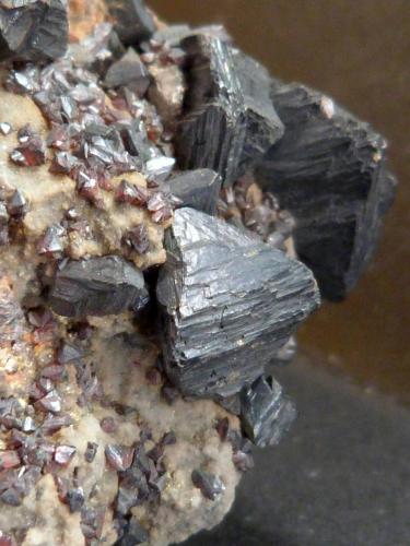 Esfalerita<br />Zona Minera Áliva, Camaleño, Comarca Liébana, Cantabria, España<br />5 x 4,5 x 3 cm.<br /> (Autor: Felipe Abolafia)