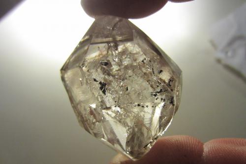 5 cm. quartz, from the spilt pocket. (Author: vic rzonca)