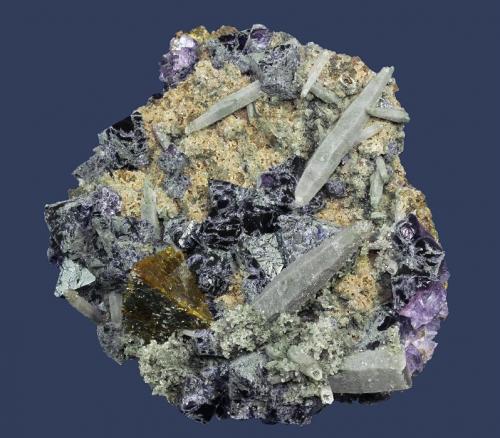 Genthelvite with Fluorite and Quartz
Huanggangliang Fe mine, Kèshíkèténg Qí, Chifeng Prefecture, Inner Mongolia A.R., China
93 x 81 x 50 mm (Author: GneissWare)