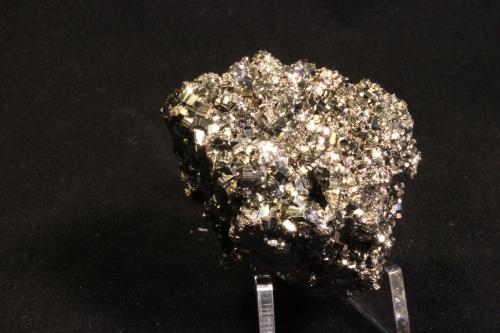 Pyrite
Racracancha Mine, Tinyahuarco District, Pasco Province, Pasco Department, Peru
4.5 x 3.5 cm (Author: Don Lum)