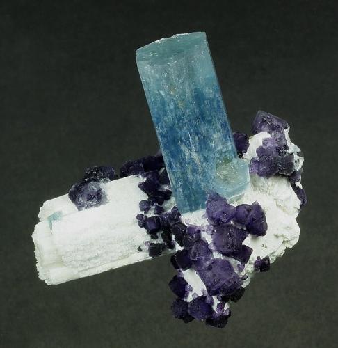 Beryl ( var. Aquamarine ) with Fluorite on Microcline
Erongo Mts., Erongo Region, Namibia
53 x 53 x 36 mm (Author: GneissWare)