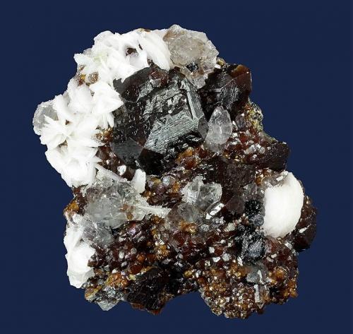 Andradite with Calcite and Quartz
Huanggangliang Fe mine, Kèshíkèténg Qí, Chifeng Prefecture, Inner Mongolia A.R., China
77 x 59 x 40 mm (Author: GneissWare)