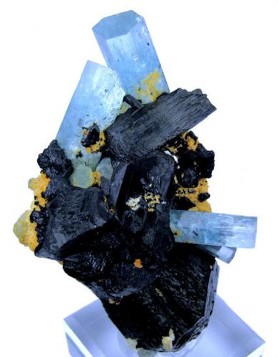 Beryl, schorl, microcline
Erongo Mountain, Usakos and Omaruru Districts, Erongo Region, Namibia
80 mm x 42 mm (Author: Carles Millan)