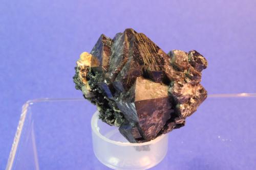 Scheelite
Tae Hwa Mine, Neungam-Ri, Angseong-Myeon, Chungju, Chungcheongbukdo, South Korea
4.5 x 4.0 cm (Author: Don Lum)