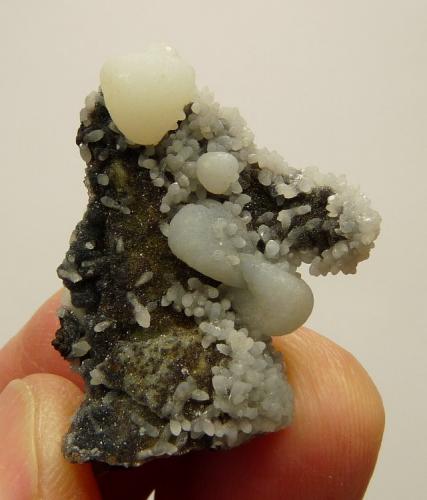 Smithsonite
Skorpion Mine, Rosh Pinah, Lüderitz, Karas, Namibia
36 x 23 x 20 mm
Same as above. (Author: Pierre Joubert)