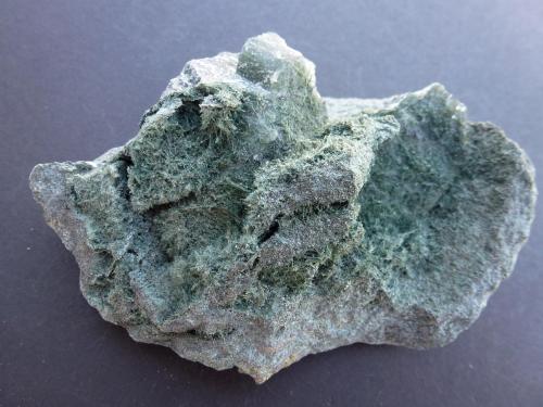 Actinolita<br />La Judía Mine, Coto Real y La Judía, Burguillos del Cerro, Comarca Zafra-Río Bodión, Badajoz, Extremadura, Spain<br />7 x 5 cm.<br /> (Autor: javier ruiz martin)