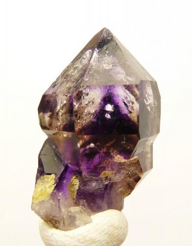 Quartz variety amethyst
Brandberg Area, Erongo, Namibia
28 x 16 x 15 mm (Author: Pierre Joubert)