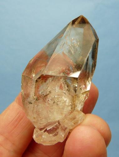 Quartz variety smoky
Brandberg Area, Erongo, Namibia
62 x 30 x 28 mm (Author: Pierre Joubert)