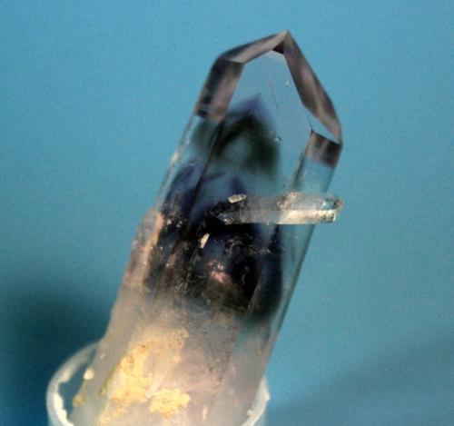 Quartz var amethyst var smoky
Goboboseb Mountains, Brandberg Area, Erongo Region, Namibia
5.8 x 1.9 cm
Quartz var amethyst var smoky phantom (Author: Don Lum)