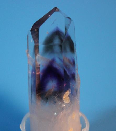 Quartz var amethyst var smoky
Goboboseb Mountains, Brandberg Area, Erongo Region, Namibia
5.8 x 1.9 cm
Quartz var amethyst var smoky phantom (Author: Don Lum)