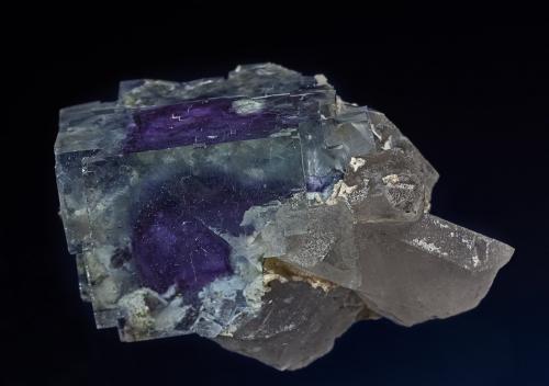 Fluorite, Quartz
Dayu Co., Ganzhou Prefecture, Jiangxi Province, China
5.4 x 3.9 x 3.2 cm (Author: am mizunaka)