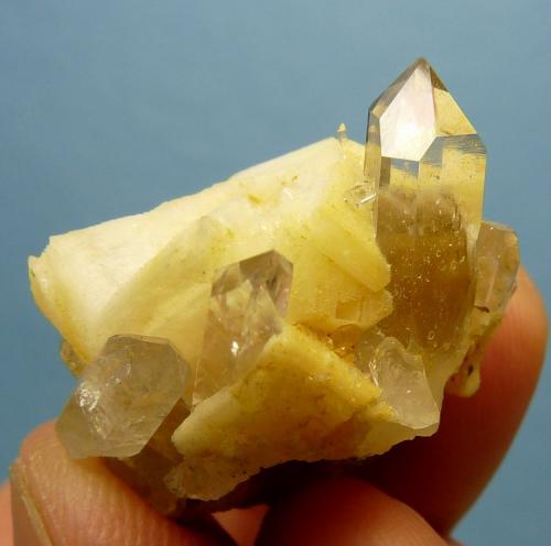 Quartz, feldspar (var. adularia)
Vredendal Lime Quarry, Western Cape, South Africa
35 x 28 x 20 mm
Same as above. (Author: Pierre Joubert)