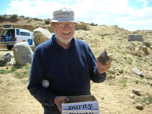 John S. White scored early with a fine amethyst quartz floater.  Don’t let the name on the box fool you.  John is not pure except in knowledge!  Ha, ha! (Author: Tony L. Potucek)