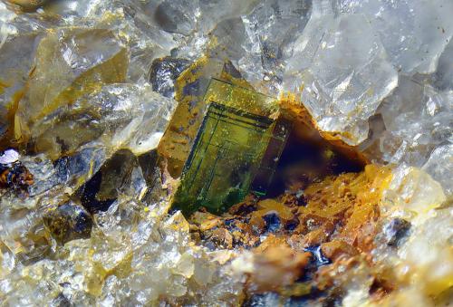 Torbernita<br />Trapero Mine, Cardeña, Comarca Los Pedroches, Córdoba, Andalusia, Spain<br />Campo de visión de 2 mm.<br /> (Autor: Antonio Carmona)