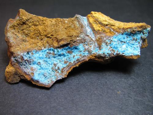 Alofana<br />Cala Mines, Cala, Comarca Sierra de Huelva, Huelva, Andalusia, Spain<br />6 x 3 cm.<br /> (Autor: prcantos)