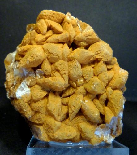 Calcita<br />Cantera Cabezoncillo, Cabeçonet/Alto del Salmitre, Municipio Busot, Comarca Campo de Alicante, Alicante / Alacant, Comunidad Valenciana / Comunitat Valenciana, España<br />7 x 7 x 3 cm.<br /> (Autor: Felipe Abolafia)