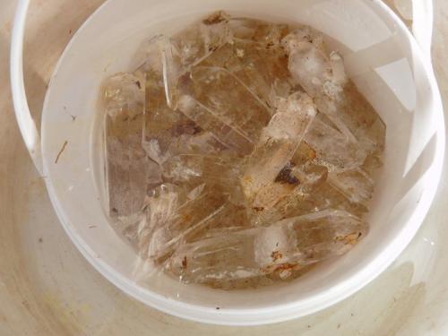 Quartz in oxalic acid. (Author: Pierre Joubert)