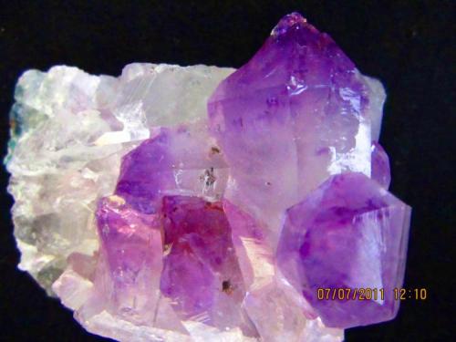 Quartz Amethyst
Kakamunurle Quarry, Tamil Nadu  India
5.5 x 6.5 x 2 cm. (Author: barbie90)