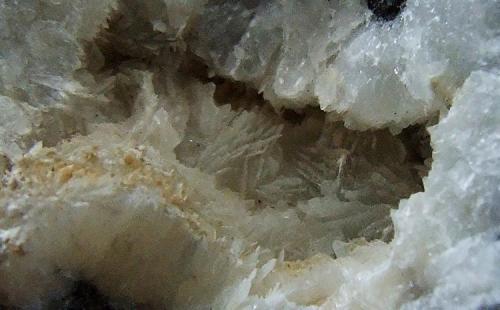 Barytocalcite.
Beldi hill, Keld, North Yorkshire, England, UK.
FOV 15 x 7 mm approx (Author: nurbo)