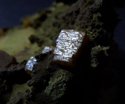Wulfenite on Mottramite
Ojuela mine, Mun de Mapimi, Durango, Mexico
Wulfenite to 5 mm. (Author: nurbo)