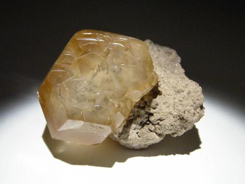 Calcite
North Vernon, Indiana, USA
5.5x4.5cm
Nicely balanced and great luster. (Author: Greg Lilly)